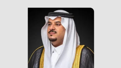 Photo of الأمير محمد بن عبدالرحمن يعزي رئيس مركز القبابنة بوفاة والدته