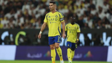 Photo of رونالدو يدرس عرضا لتجديد عقده مع النصر