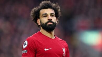 Photo of محمد صلاح يثير الجدل بشأن مستقبله مع ليفربول: الأمر ليس بيدي