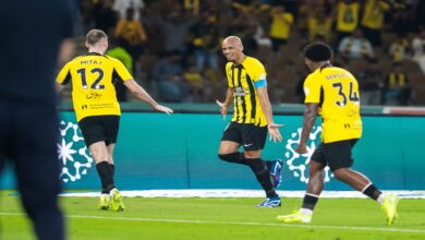 Photo of الاتحاد يقتنص صدارة الدوري بثنائية أمام الفتح