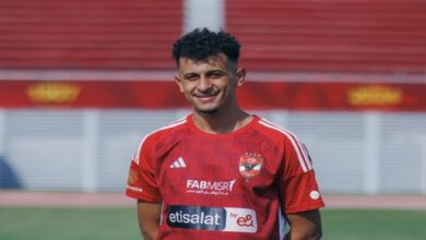 Photo of لاعب الأهلي المصري يهدد بالرحيل بسبب مدربه