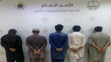 Photo of القبض على 5 مقيمين لسرقتهم كيابل نحاسية وأسلاكًا كهربائية بالقصيم