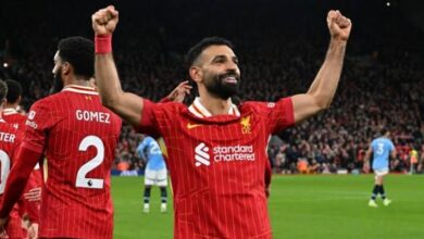 Photo of محمد صلاح يرد على انتقادات كاراغر بشأن تجديد العقد: أصبحت مهووساً بي