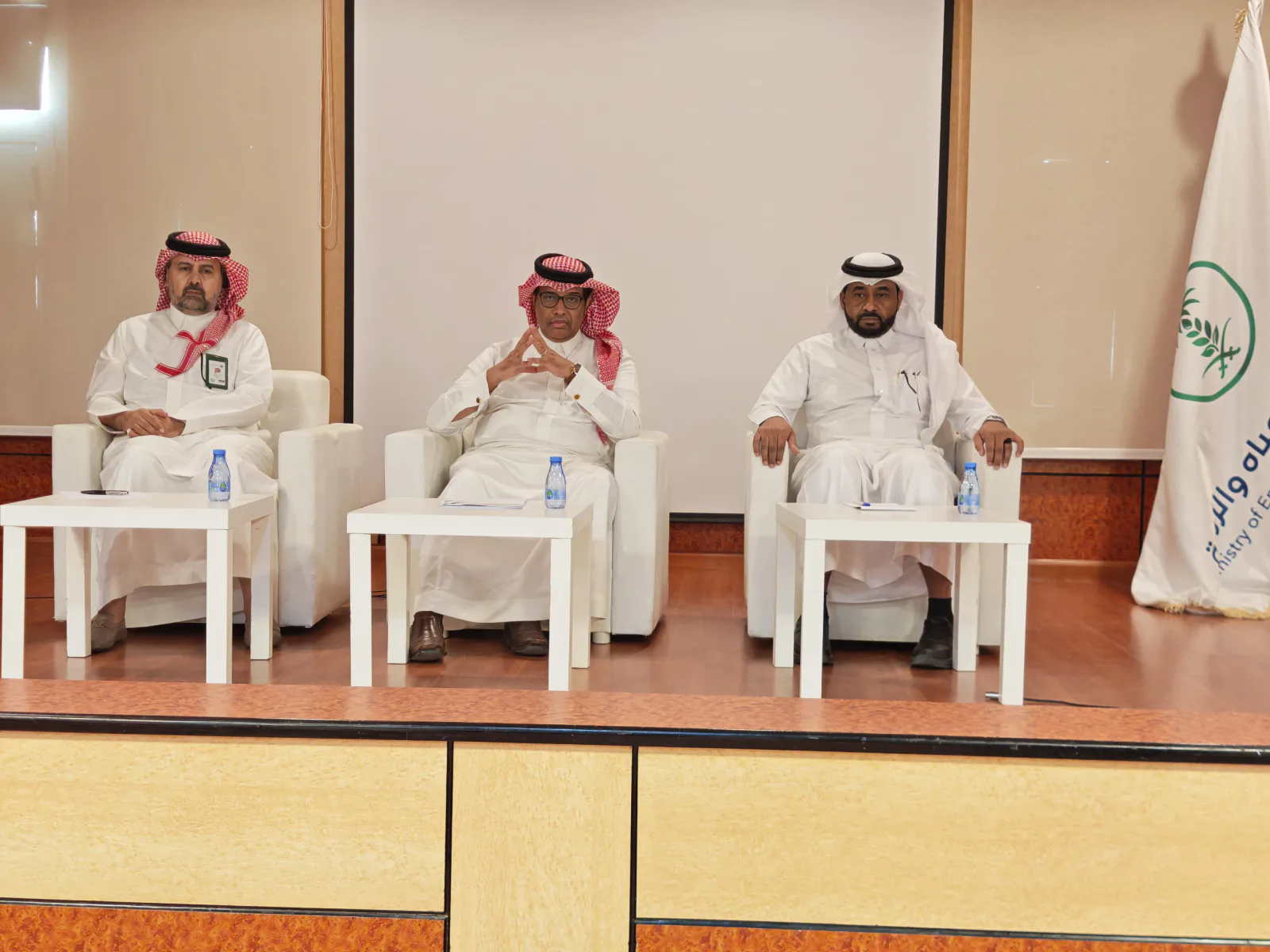 صورة من الألبوم