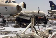 صورة قديمة لآثار حريق بمنطقة صيانة الطائرات في مطار الملك عبدالعزيز الدولي بجدة عام 2017