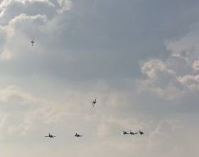 طائرات فريق الصقور السعودية أثناء الاستعراض في معرض مراكش للطيران